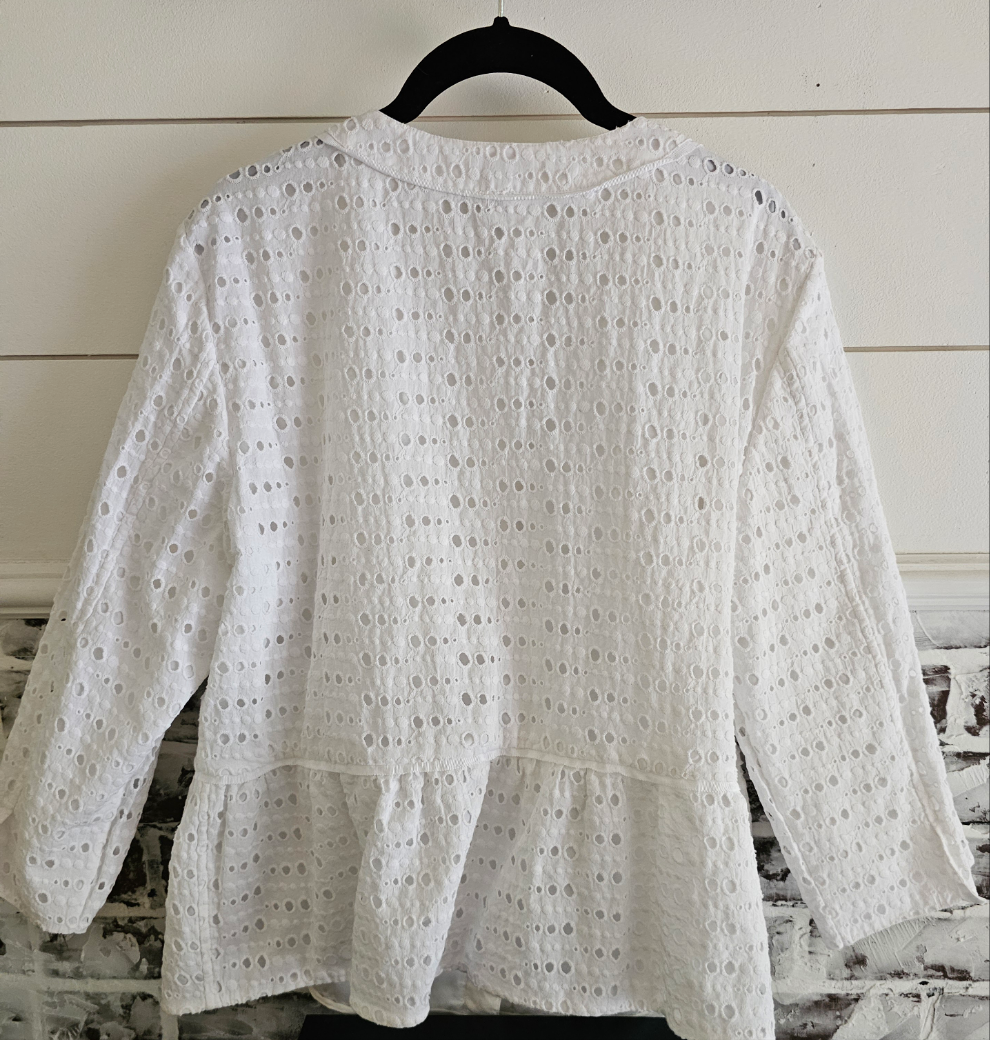 CHICOS White Eyelet Lace 3/4 Sleeve Asian Snaps Lined Jacket